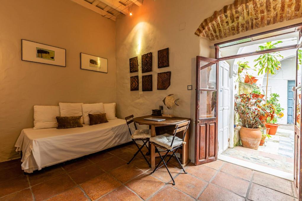 Azogue suites con patio privado - Housity