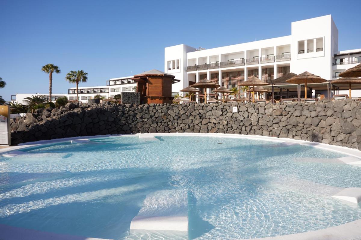 Piscina en o cerca de Secrets Lanzarote Resort & Spa - Adults Only (+18)