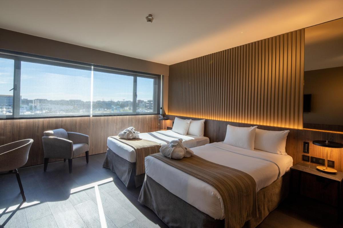 BAH Barcelona Airport Hotel - Housity