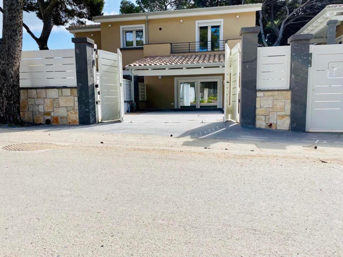 Nuova Residenza dei 7 Pini a pochi passi dal mare - Housity