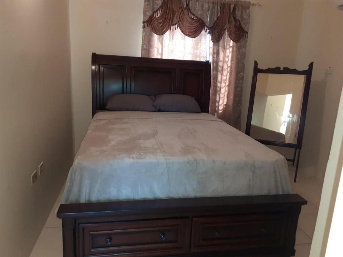 Charming 2-Bed House in Portmore gated community - Housity