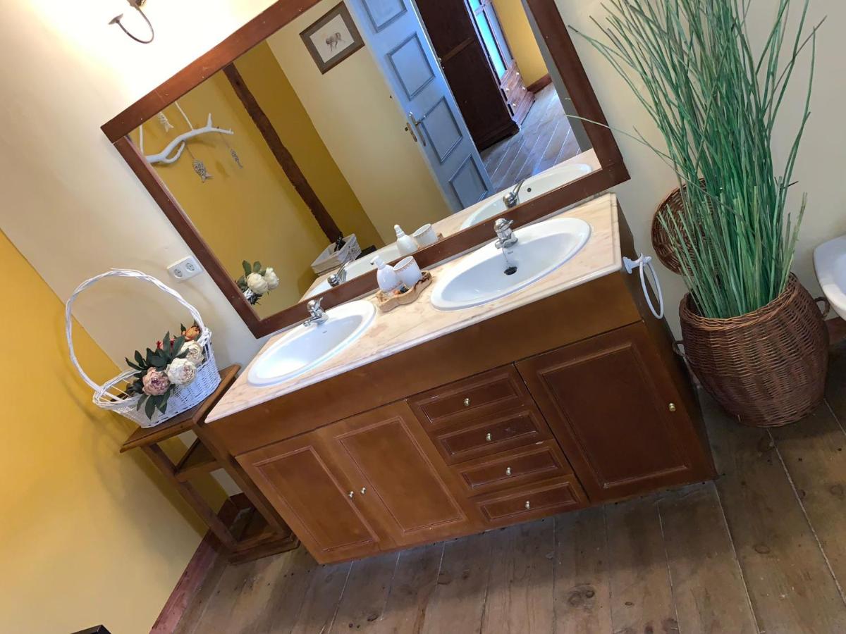 Casa rural Laguna Herrera - Housity