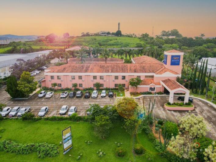 Fênix Hotel Varginha - Housity
