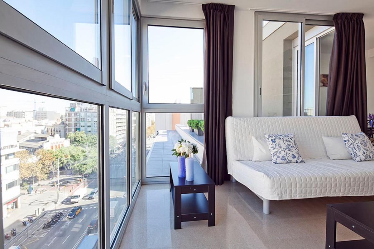 Charmsuites Paralel - Housity