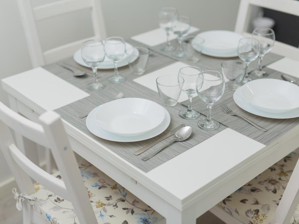 OPORTO GUEST Amparo Dollhouse - Housity