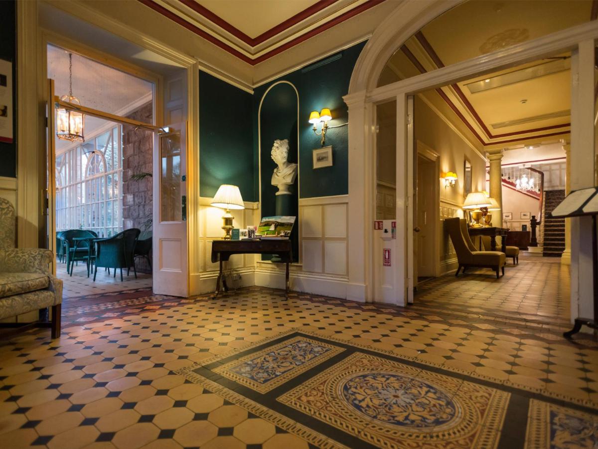 Macdonald Leeming House - Housity