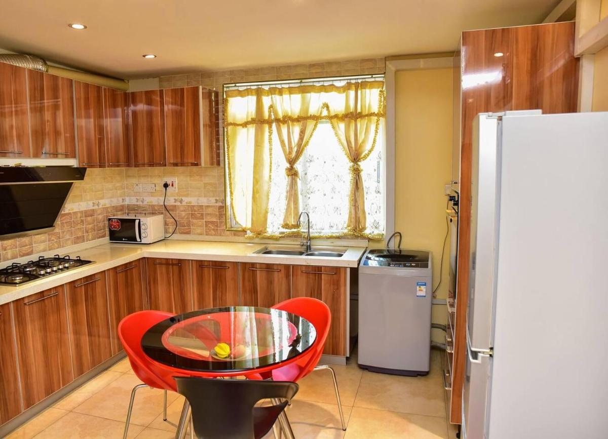 Magnificent serviced 1 and 2 bedroom Apartments - Housity