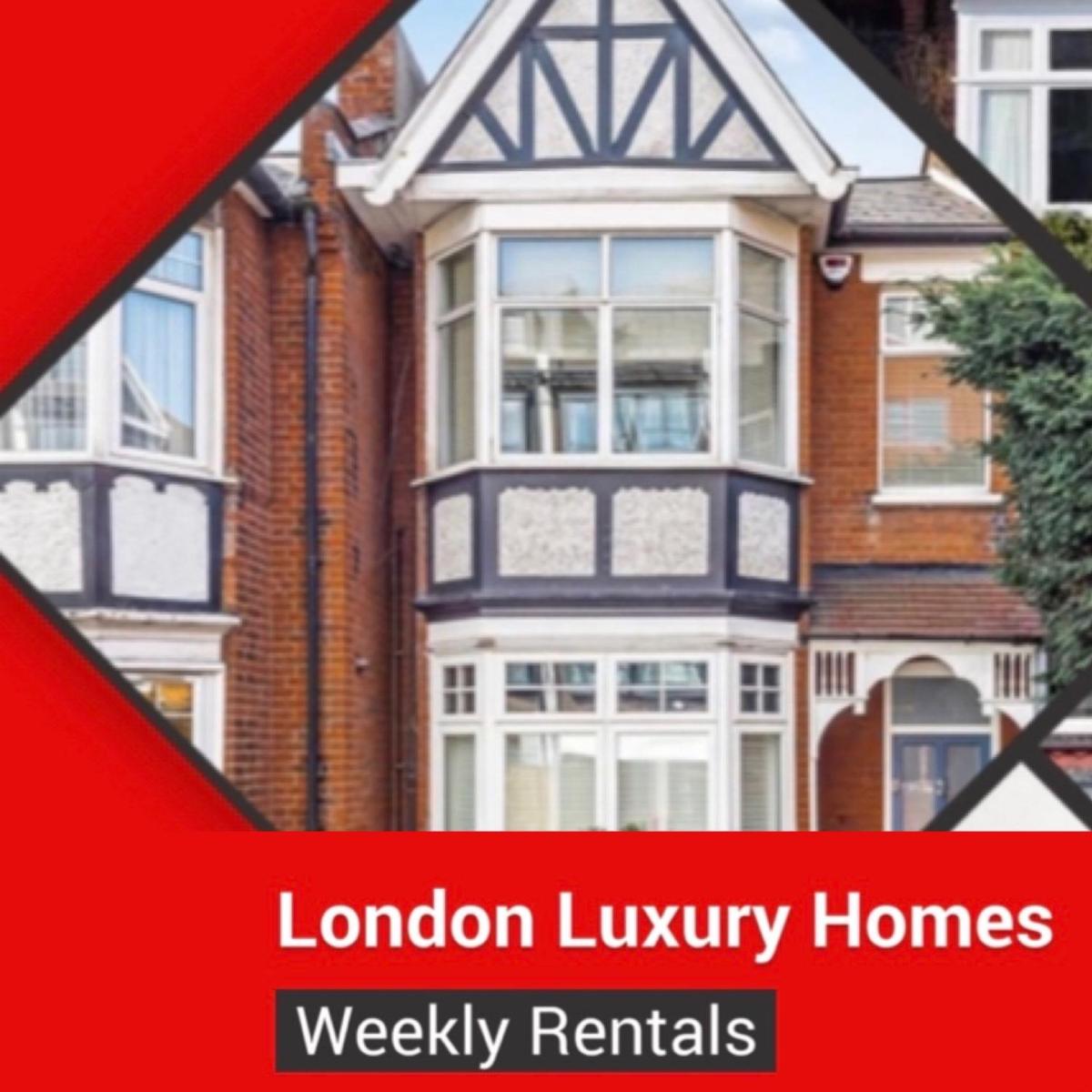 Large Double En-suite Bedroom in a House in London, Private Parking & Garden, 2 minute walk from underground, Free Wi-Fi - Housity