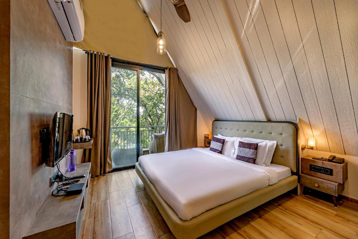 SaffronStays Hillside Harriers, Lonavala - A Frame chalets with bathtub for couples - Housity