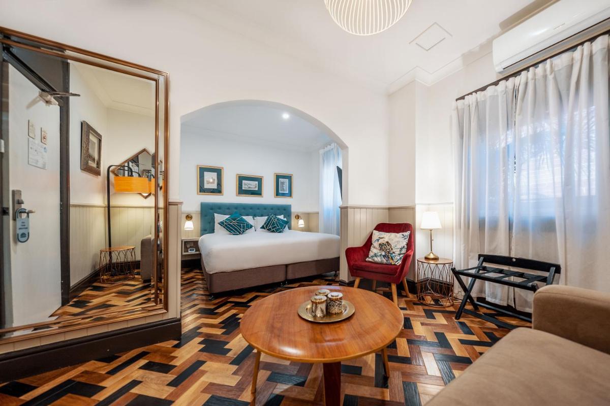 Cremorne Point Manor - Housity