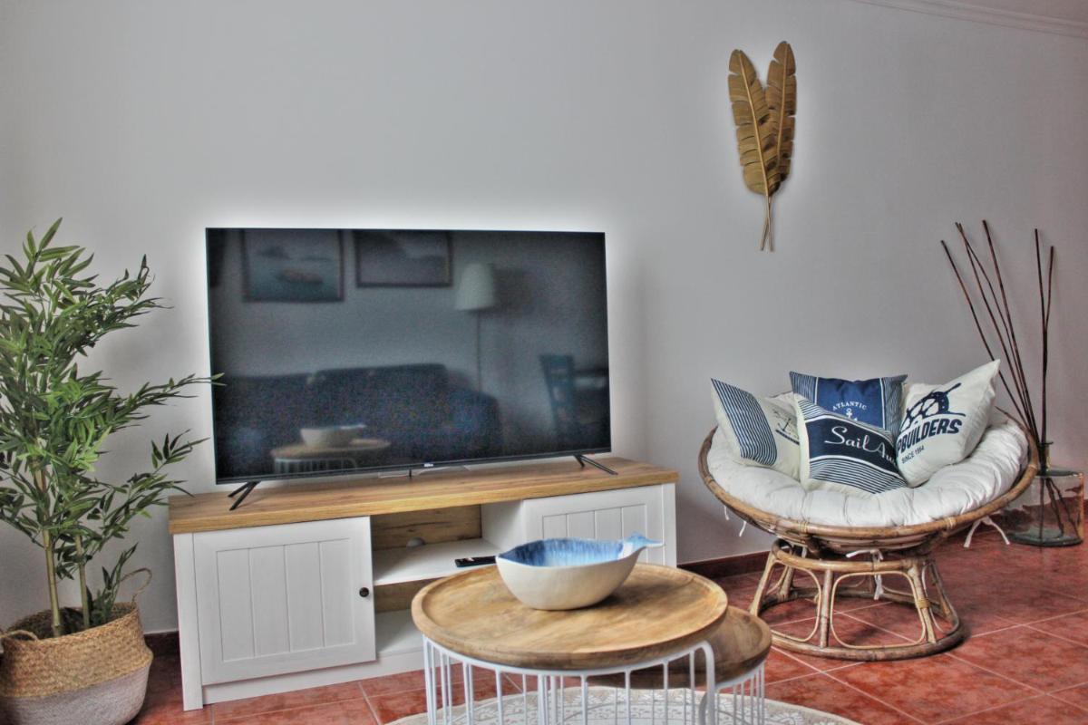 Malpica Greek Home - Housity