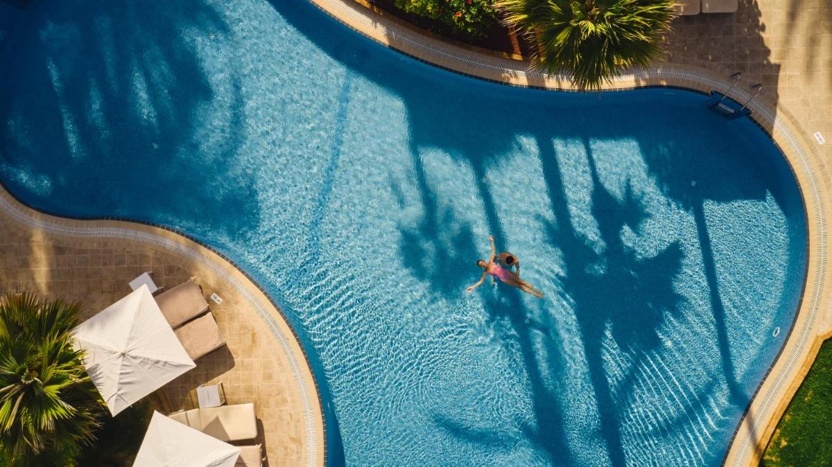 Piscina en o cerca de Secrets Bahía Real Resort & Spa Adults only