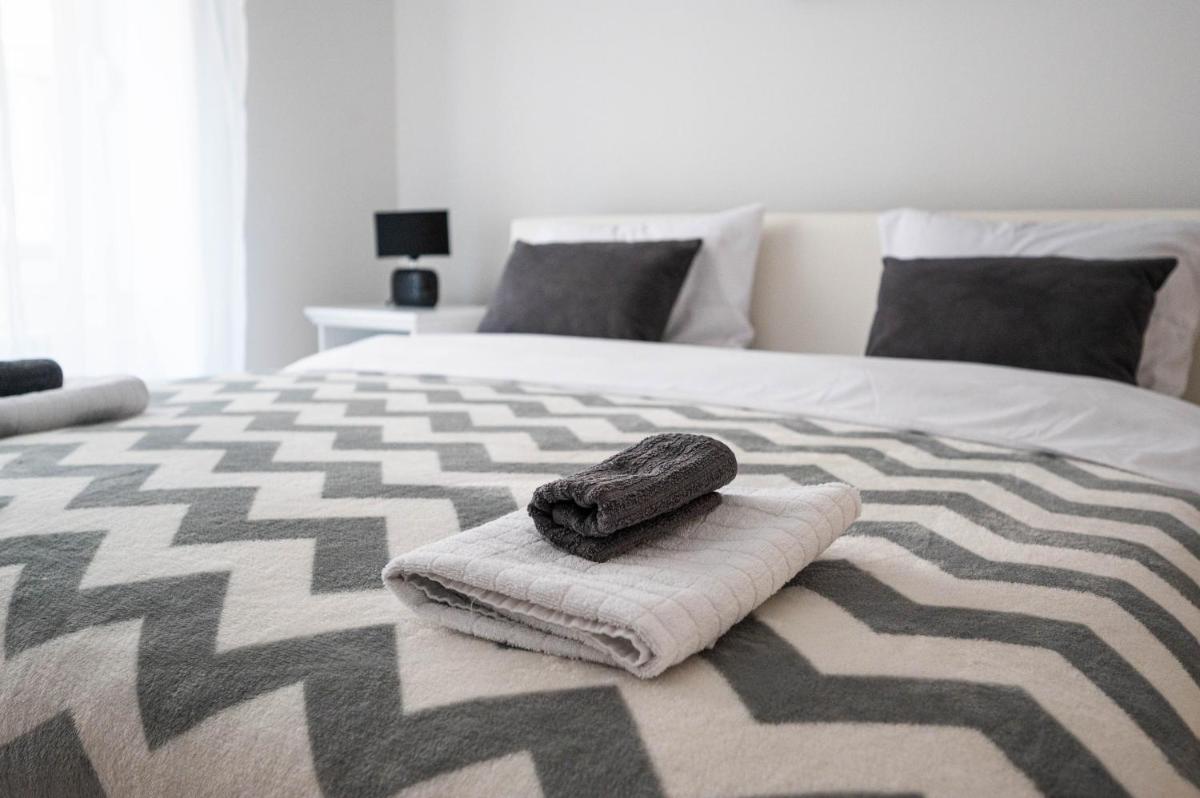 Bright and Modern 1BDR Apartment in the Center - Housity
