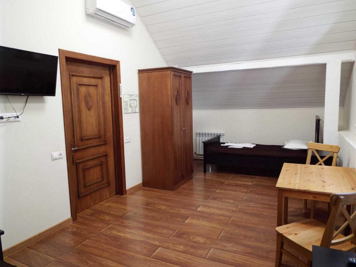 1915 Hostel - Housity