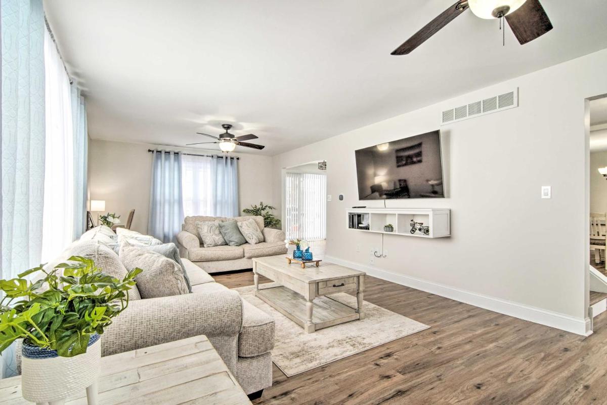 Lake Geneva Home with Grill Less Than 2 Miles to Beach! - Housity