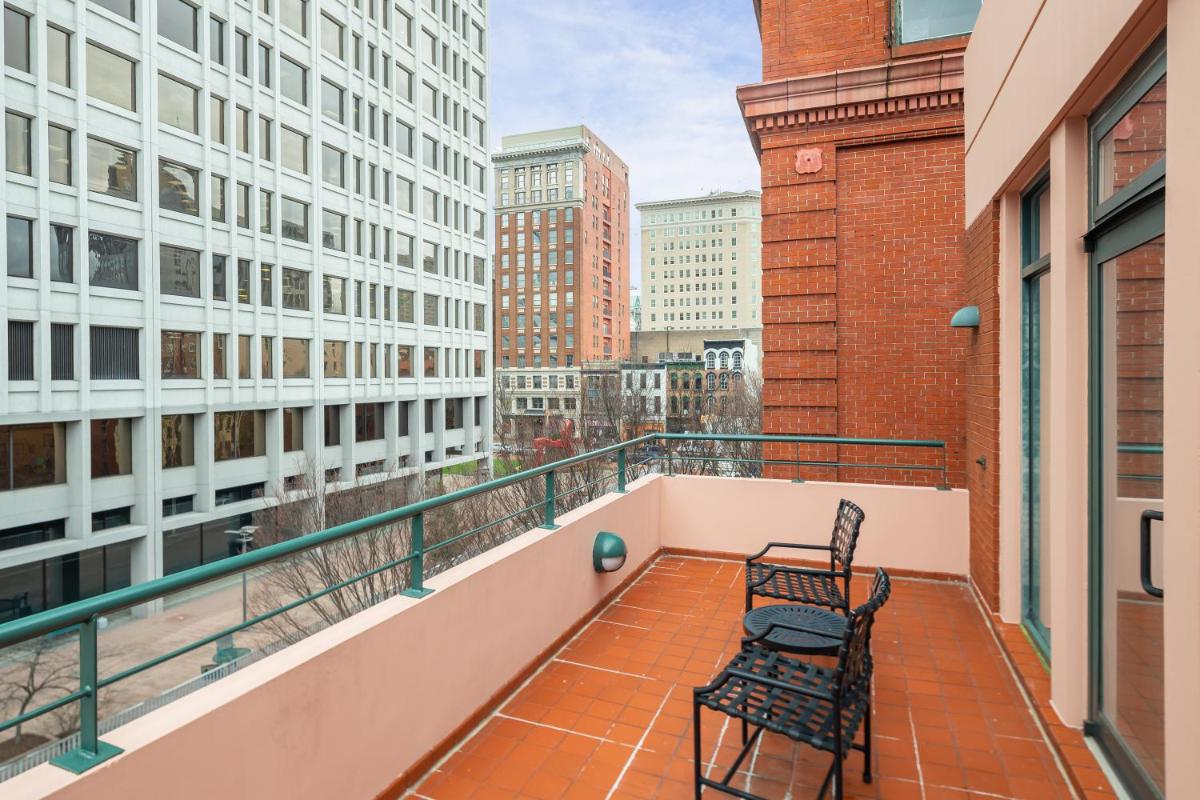 The Berkeley Hotel - Housity