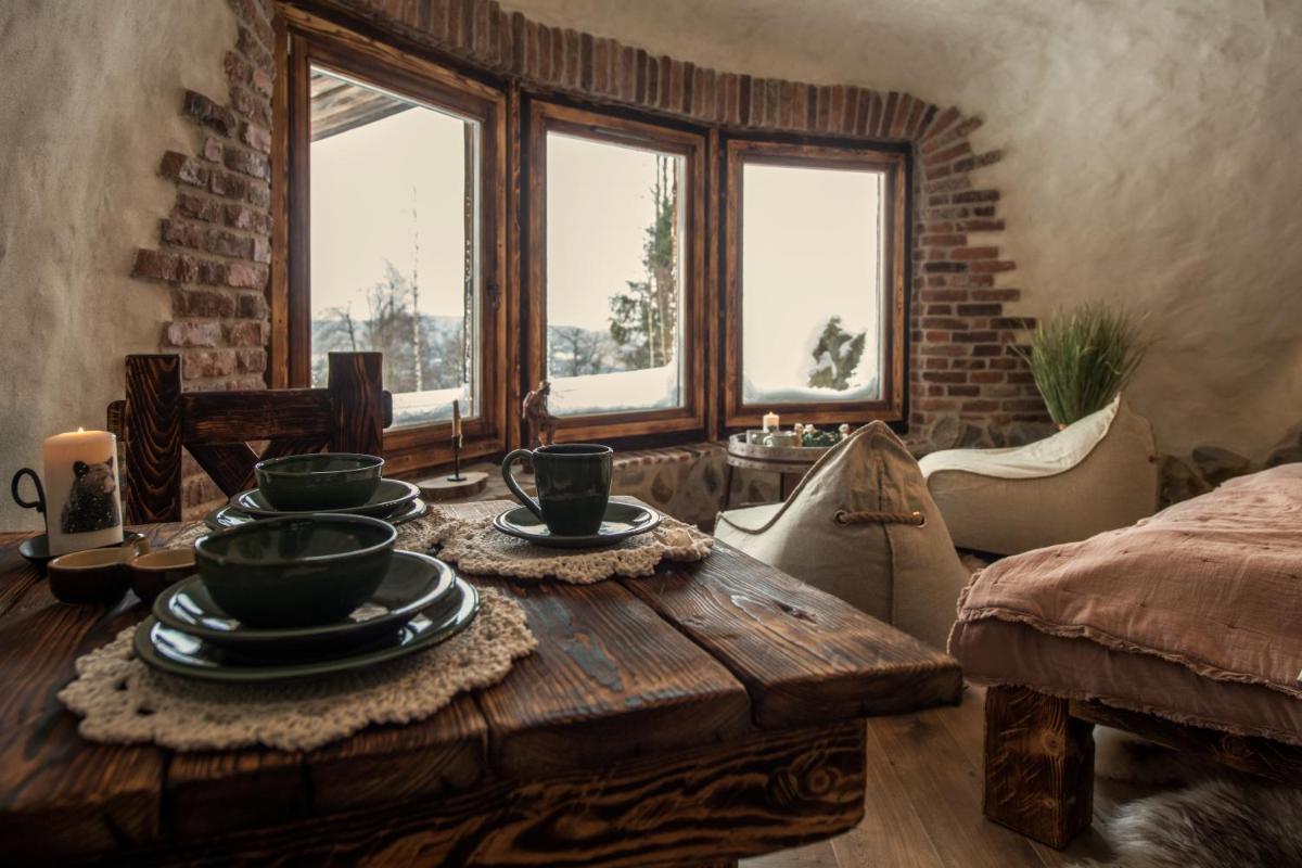 Osada Jaworzyny - Domek Hobbita z jaskinią SPA - Housity
