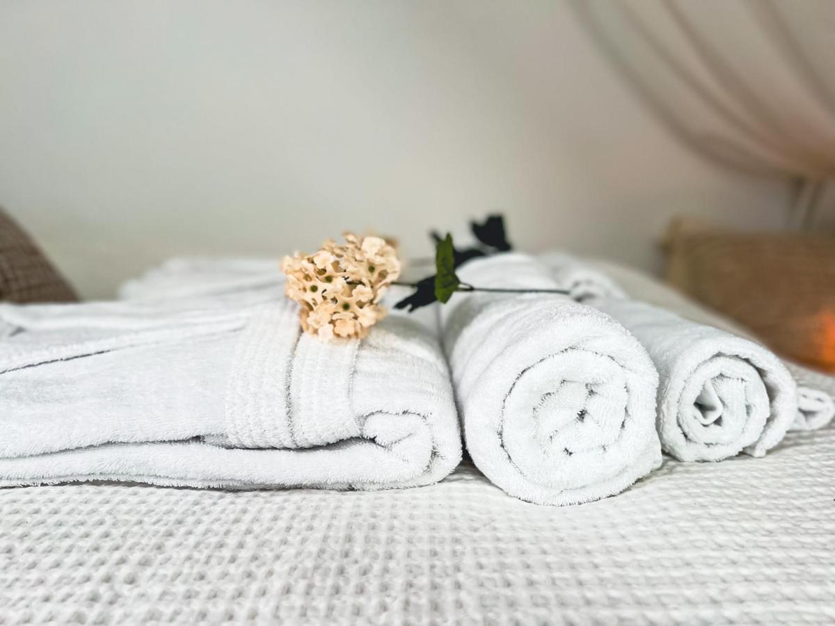 Catharine Suite - Housity