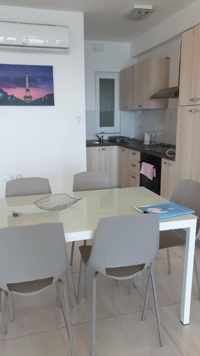 Flat 3 Blue Waves - Housity