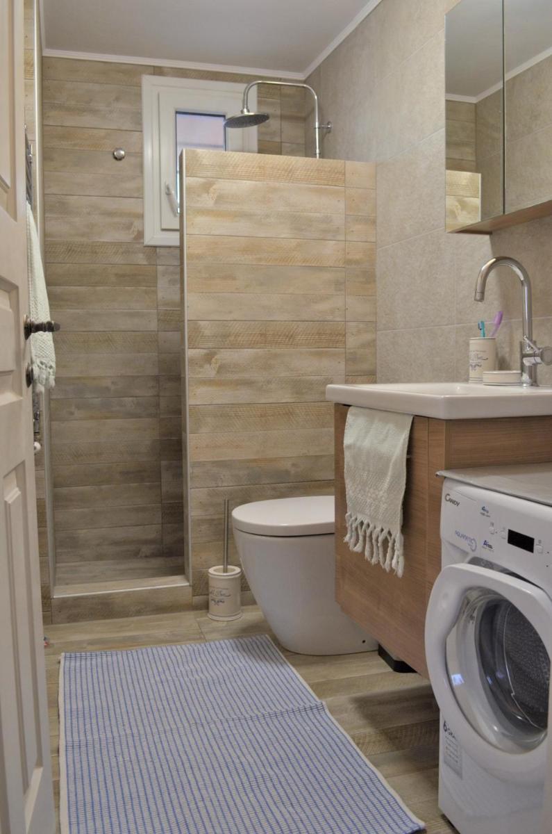 Afroditi's Terrace View - Housity