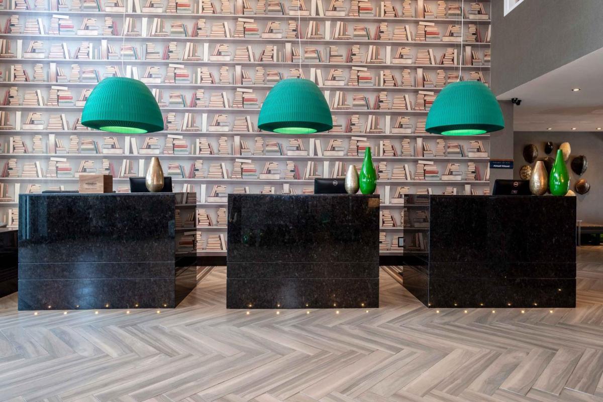 Sandman Hotel Oakville - Housity