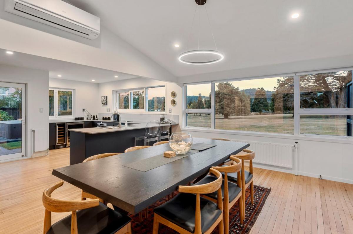Suitetrails - Above Par Golf Course Villa with Hot Tub 4bd3bth