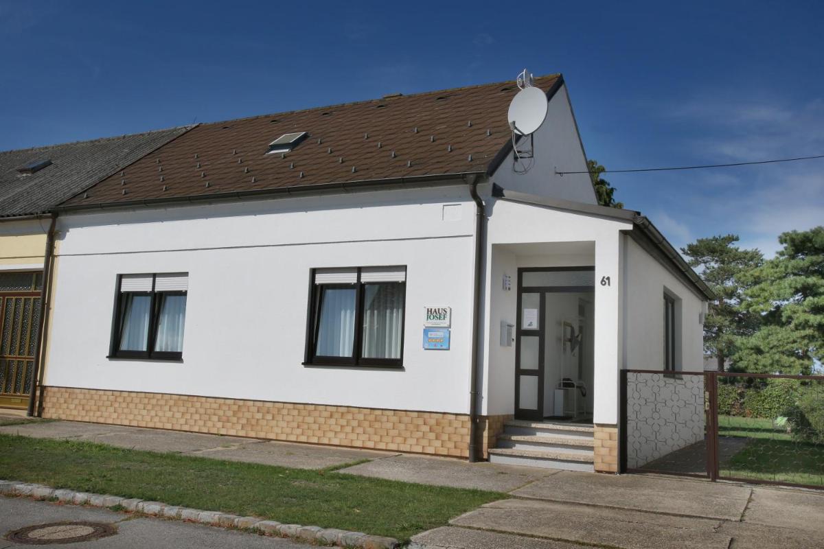 Haus Josef - Housity