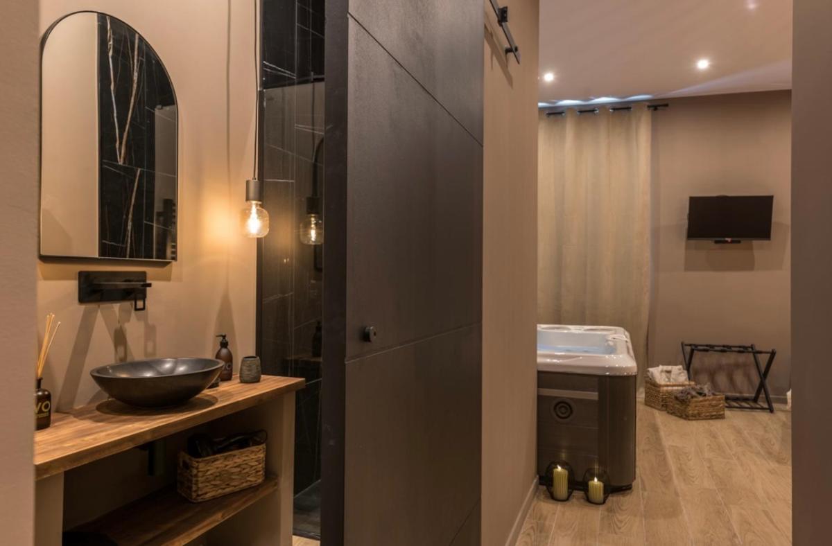 La Suite Catalane (Jacuzzi Spa ClairAzur) - Hizvo
