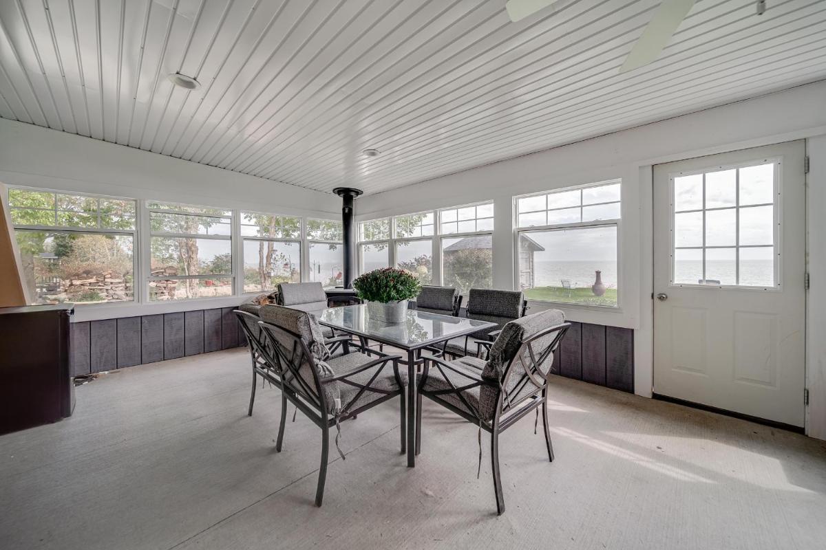 Cheerful life at cottage on Lake Erie - Housity