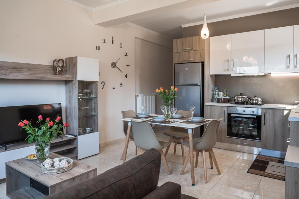 Effie's Two Bedroom Apartment - Housity