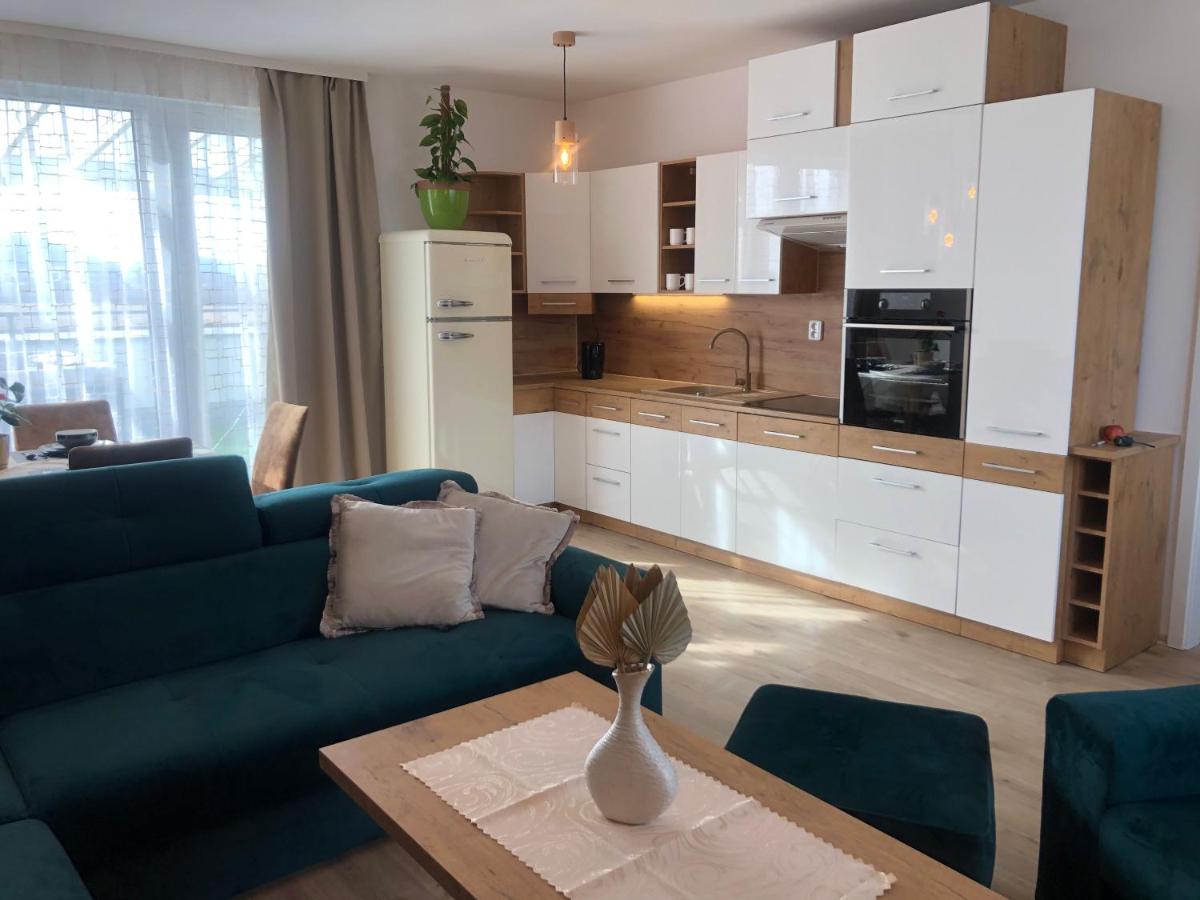 Tatra billetee apartmán s luxusným výhľadom na VysokéTatry a súkromným wellness - Housity