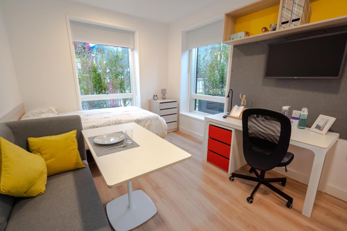 Premium Studio - Sparkford House - Housity
