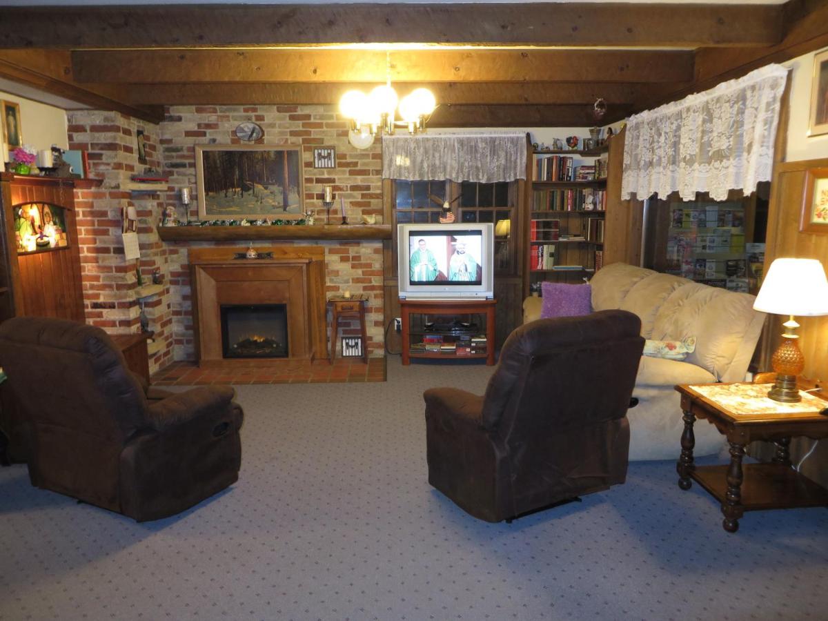Travelers Inn Motel - Housity