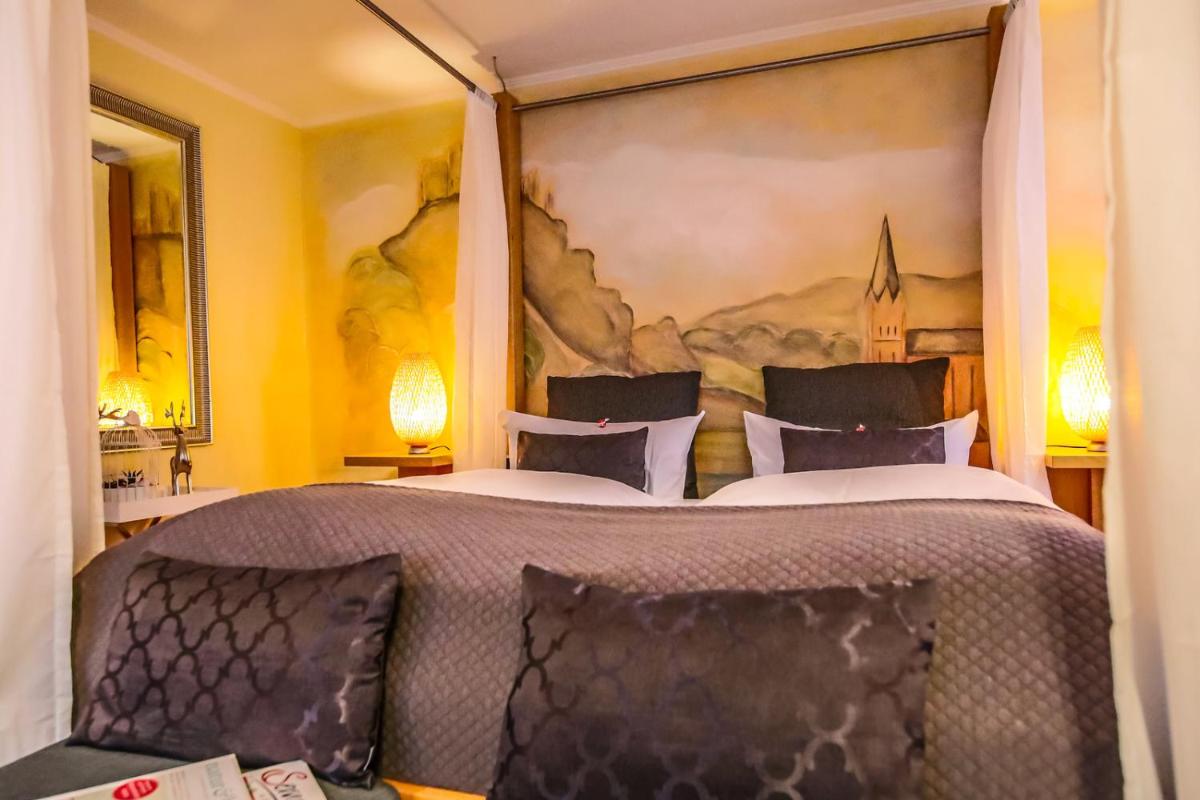 Landhotel Zum Kronprinzen - Housity