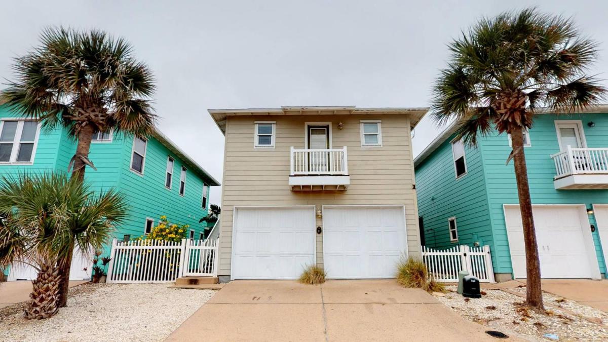 VW11 5 Bedroom Port A Vacation Rental With Game Room Community Pool 2 Cars - Housity