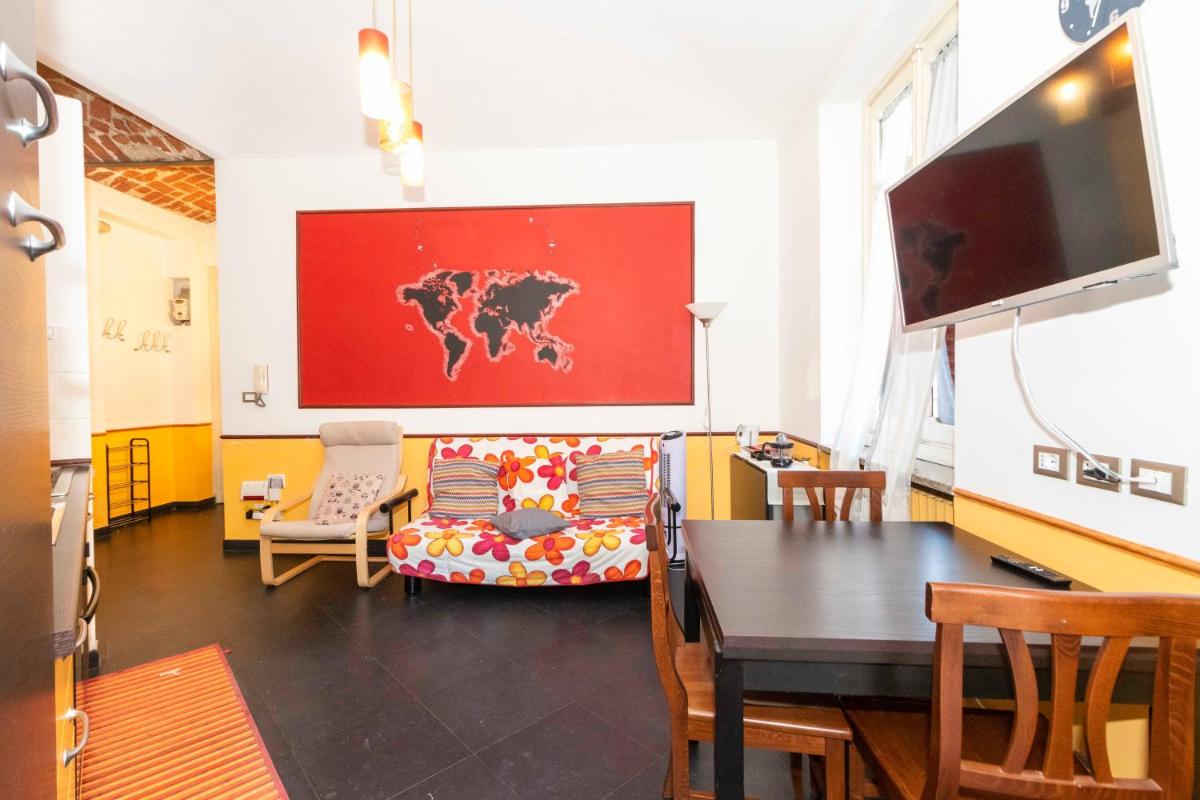 Colourful & Cozy Apartment Cenisia - Housity