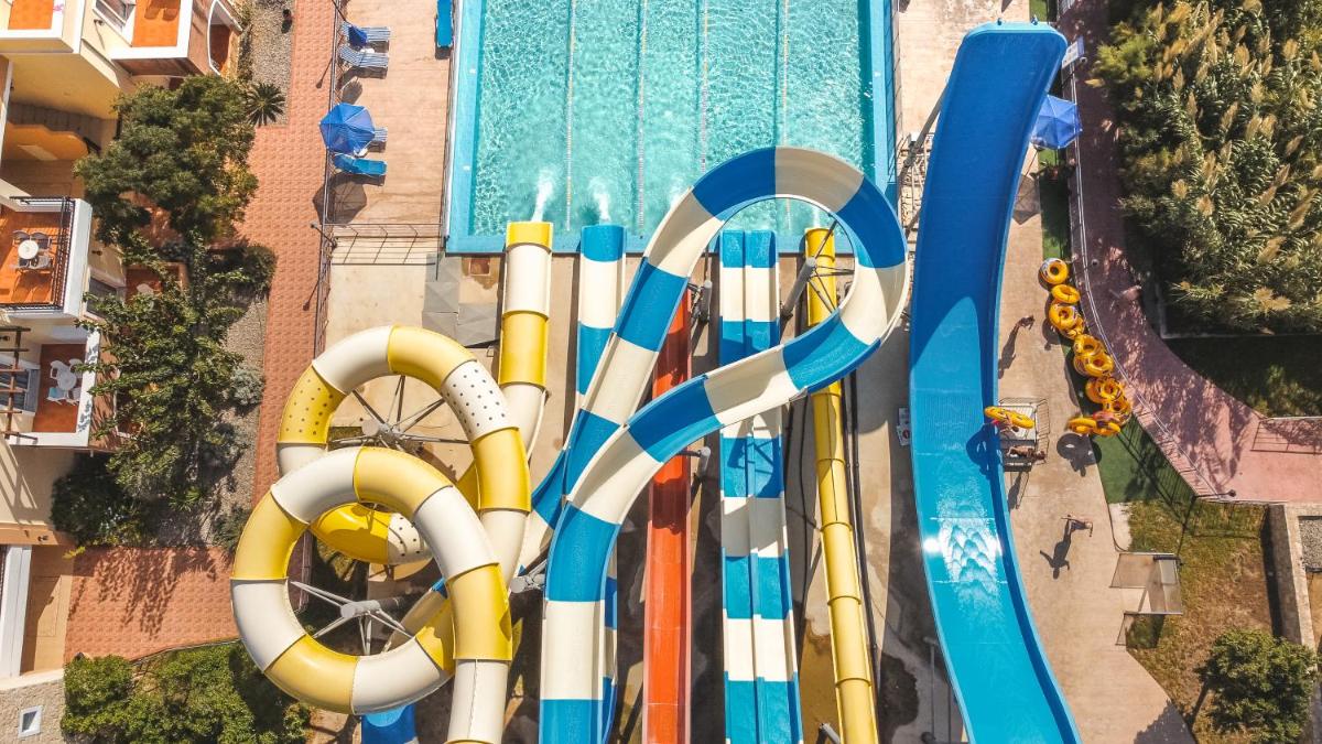 Chrispy Waterpark Resort - All inclusive - Housity