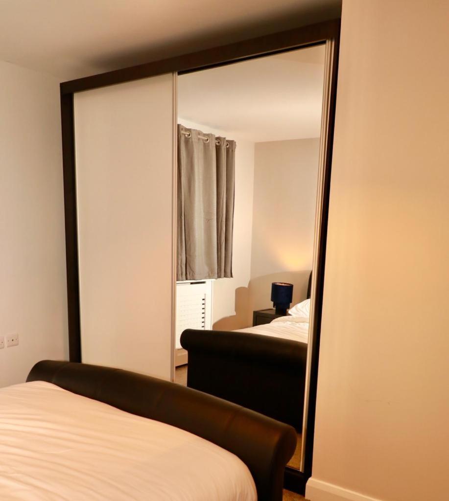 Lovely 2- bedroom Apartment in Belfast - Housity
