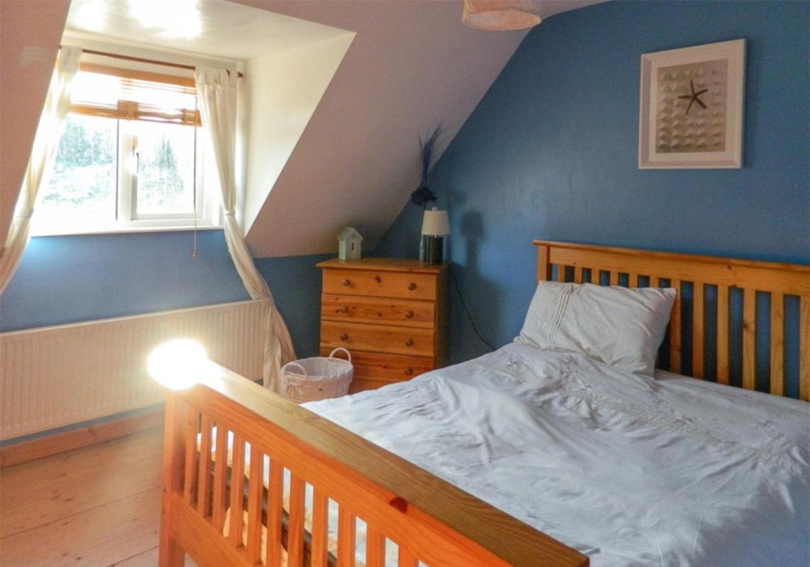 Castle Cottage By The Beach - Housity