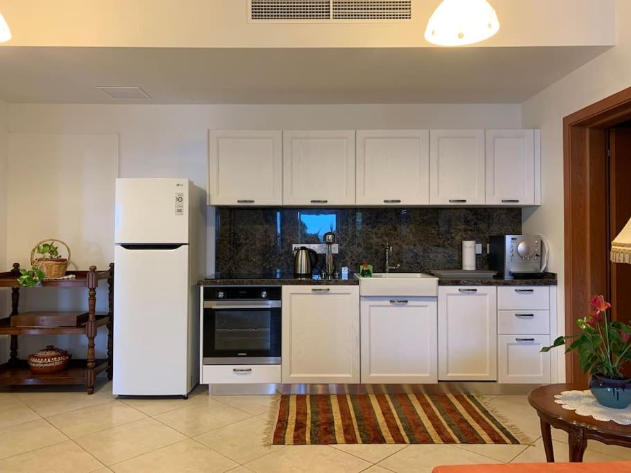 Breath-taking Guest Apartment on Hill Top - Housity