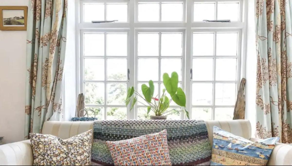 Solent Sea View beach Cottage - Housity