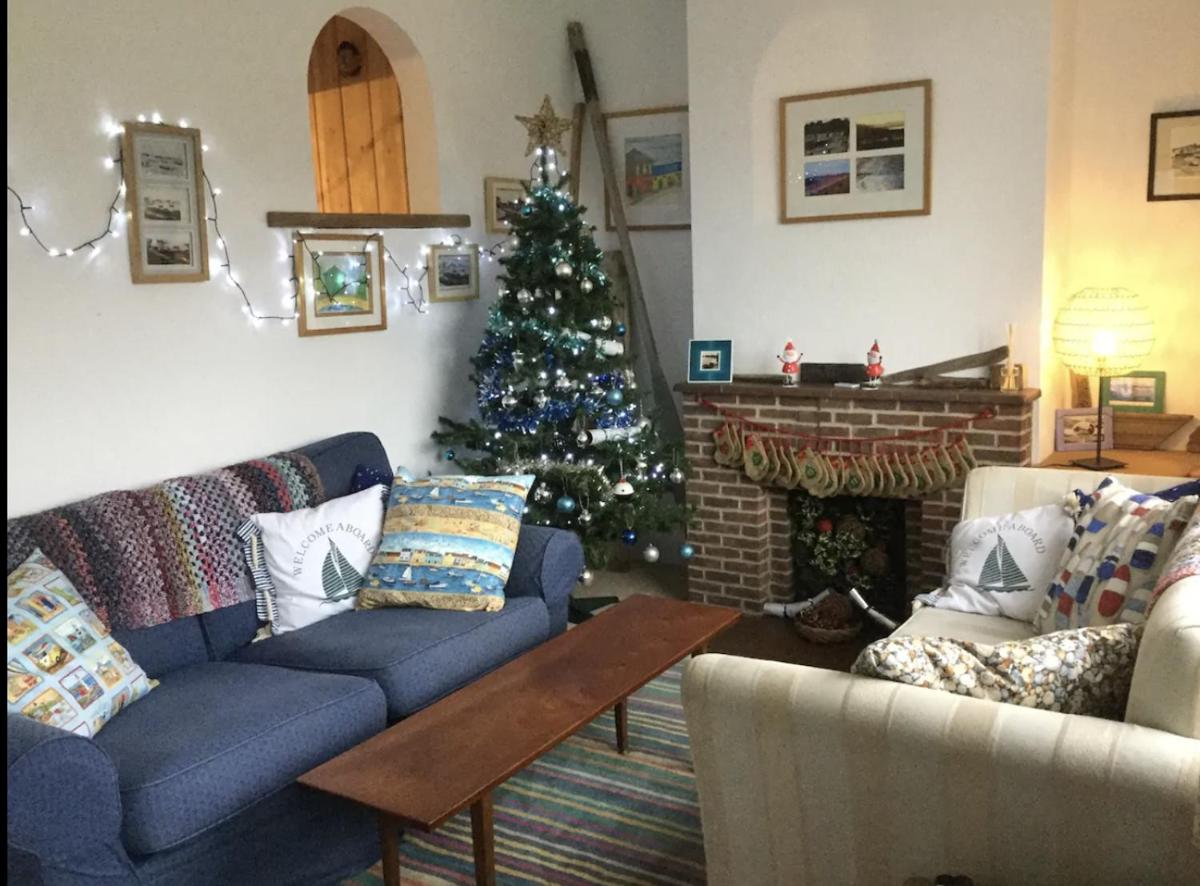 Solent Sea View beach Cottage - Housity