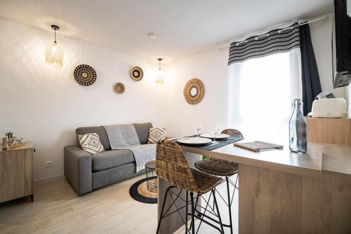 L'ETHNIK--STUDIO TOUT CONFORT--CLIM--PARKING--WIFi - Hizvo