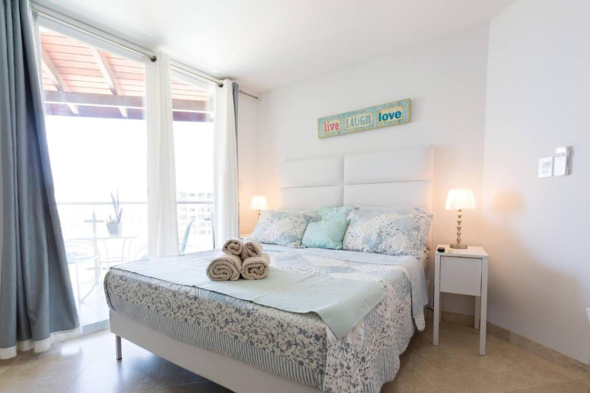 Lovely Sea View,eagle Beach, Wifi - Housity