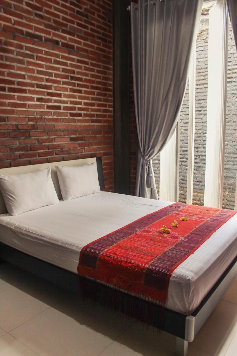 Thon House Near Malang City Station - Housity