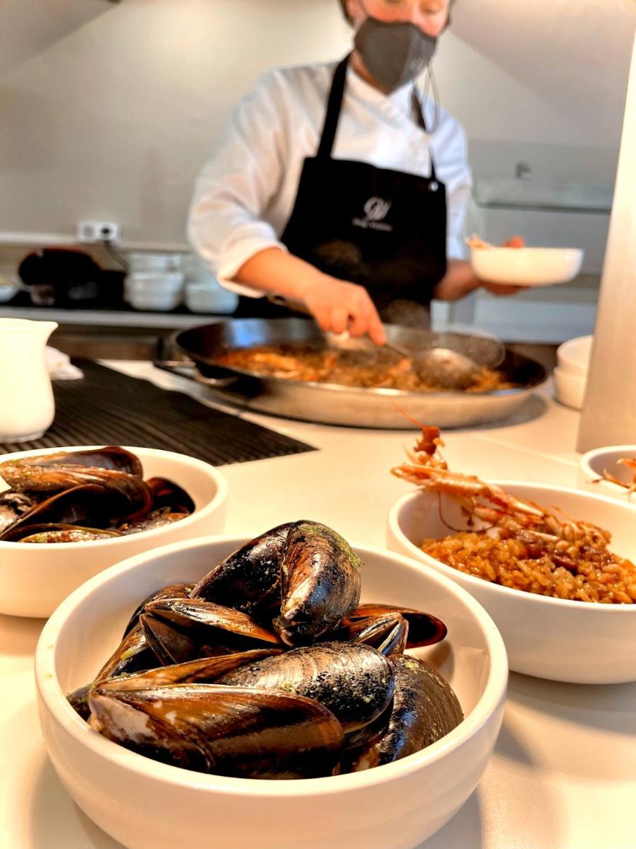 Comida en o cerca de este hotel