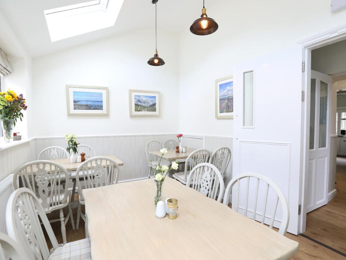 The Willow Bed and Breakfast - Housity