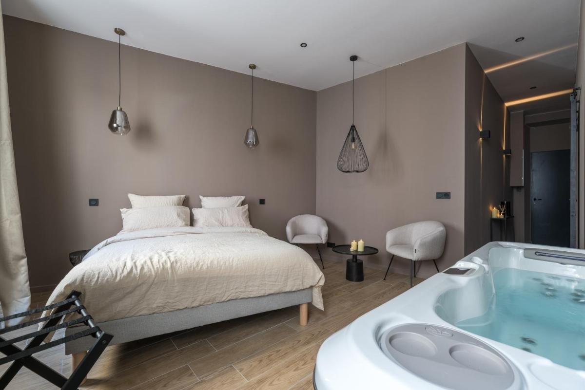 La Suite Catalane (Jacuzzi Spa ClairAzur) - Hizvo