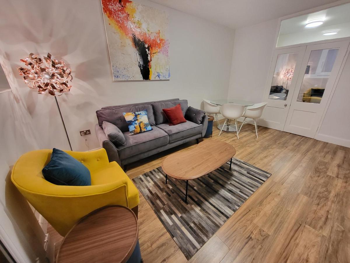 Garland Contemporary Central London Apartment - Housity