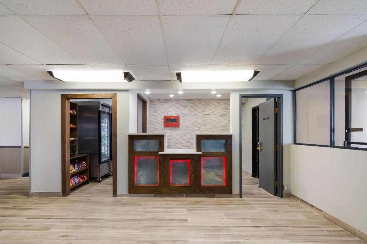 Econo Lodge Williston - Housity